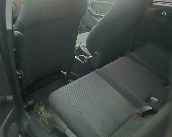 Серый Опель Мерива, объемом двигателя 1.6 л и пробегом 180 тыс. км за 5964 $, фото 3 на Automoto.ua