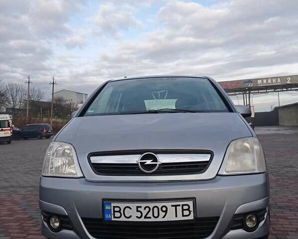 Сірий Опель Меріва, об'ємом двигуна 1.61 л та пробігом 193 тис. км за 4900 $, фото 1 на Automoto.ua