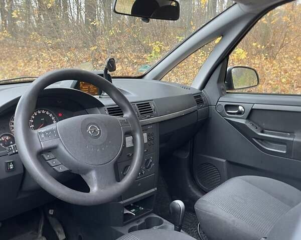 Сірий Опель Меріва, об'ємом двигуна 1.6 л та пробігом 231 тис. км за 5000 $, фото 2 на Automoto.ua