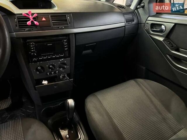 Серый Опель Мерива, объемом двигателя 1.6 л и пробегом 101 тыс. км за 6200 $, фото 22 на Automoto.ua