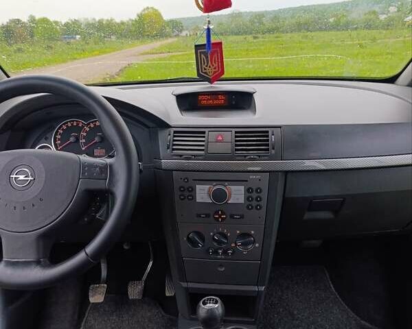 Сірий Опель Меріва, об'ємом двигуна 1.8 л та пробігом 330 тис. км за 3600 $, фото 5 на Automoto.ua
