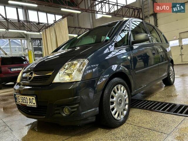 Серый Опель Мерива, объемом двигателя 1.6 л и пробегом 101 тыс. км за 6200 $, фото 3 на Automoto.ua