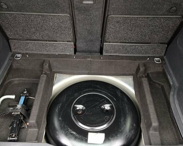 Сірий Опель Меріва, об'ємом двигуна 1.61 л та пробігом 193 тис. км за 4900 $, фото 12 на Automoto.ua