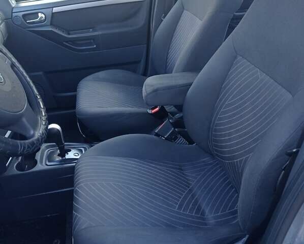 Сірий Опель Меріва, об'ємом двигуна 1.61 л та пробігом 193 тис. км за 4900 $, фото 22 на Automoto.ua