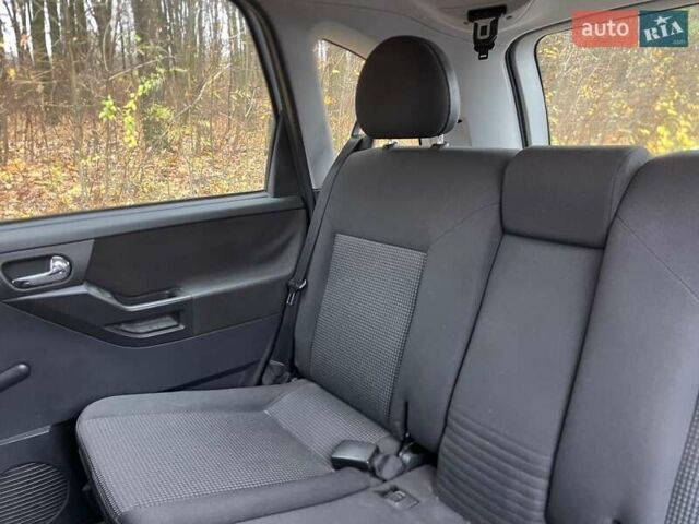 Сірий Опель Меріва, об'ємом двигуна 1.6 л та пробігом 231 тис. км за 5000 $, фото 8 на Automoto.ua