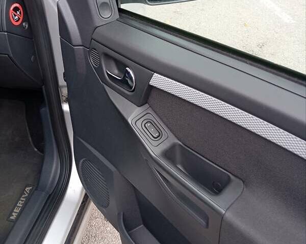 Серый Опель Мерива, объемом двигателя 1.6 л и пробегом 198 тыс. км за 6350 $, фото 36 на Automoto.ua