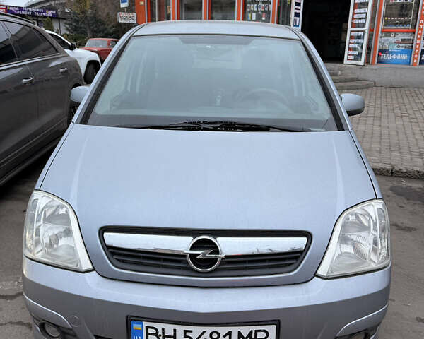 Серый Опель Мерива, объемом двигателя 1.6 л и пробегом 223 тыс. км за 3800 $, фото 1 на Automoto.ua