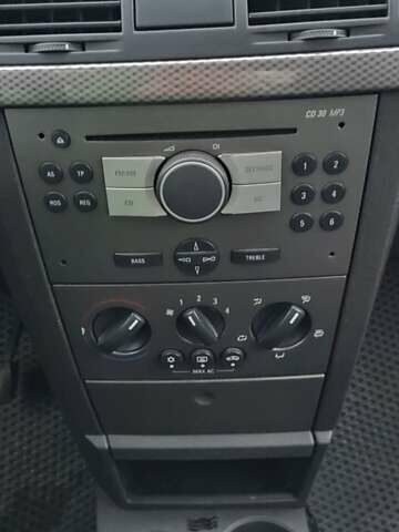 Сірий Опель Меріва, об'ємом двигуна 1.4 л та пробігом 220 тис. км за 3800 $, фото 13 на Automoto.ua