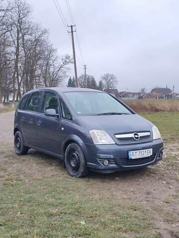 Сірий Опель Меріва, об'ємом двигуна 1.4 л та пробігом 220 тис. км за 3800 $, фото 2 на Automoto.ua