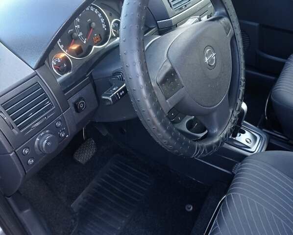 Сірий Опель Меріва, об'ємом двигуна 1.61 л та пробігом 193 тис. км за 4900 $, фото 20 на Automoto.ua