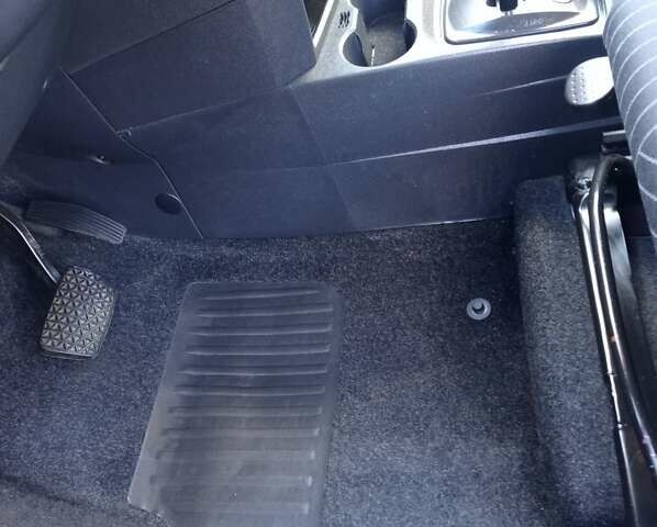 Сірий Опель Меріва, об'ємом двигуна 1.61 л та пробігом 193 тис. км за 4900 $, фото 21 на Automoto.ua