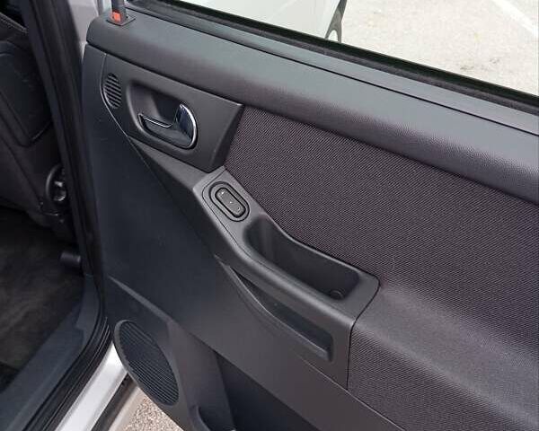 Серый Опель Мерива, объемом двигателя 1.6 л и пробегом 198 тыс. км за 6350 $, фото 25 на Automoto.ua