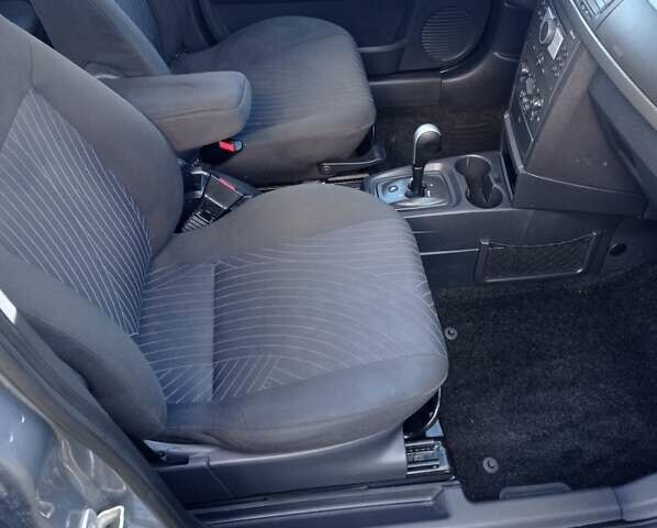 Сірий Опель Меріва, об'ємом двигуна 1.61 л та пробігом 193 тис. км за 4900 $, фото 23 на Automoto.ua