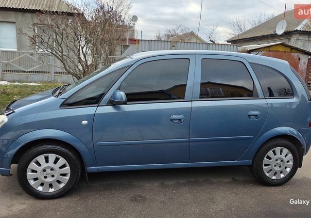 Сірий Опель Меріва, об'ємом двигуна 1.6 л та пробігом 280 тис. км за 3999 $, фото 14 на Automoto.ua