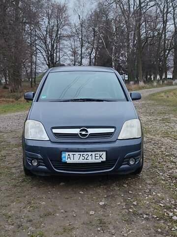 Сірий Опель Меріва, об'ємом двигуна 1.4 л та пробігом 220 тис. км за 3800 $, фото 1 на Automoto.ua