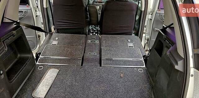 Серый Опель Мерива, объемом двигателя 1.6 л и пробегом 183 тыс. км за 3600 $, фото 5 на Automoto.ua