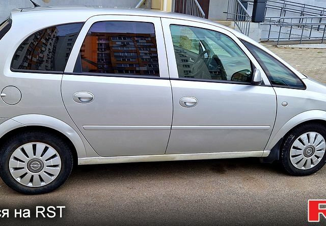 Серый Опель Мерива, объемом двигателя 1.6 л и пробегом 183 тыс. км за 3600 $, фото 1 на Automoto.ua