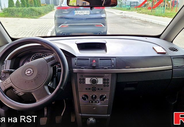 Серый Опель Мерива, объемом двигателя 1.6 л и пробегом 183 тыс. км за 3600 $, фото 10 на Automoto.ua