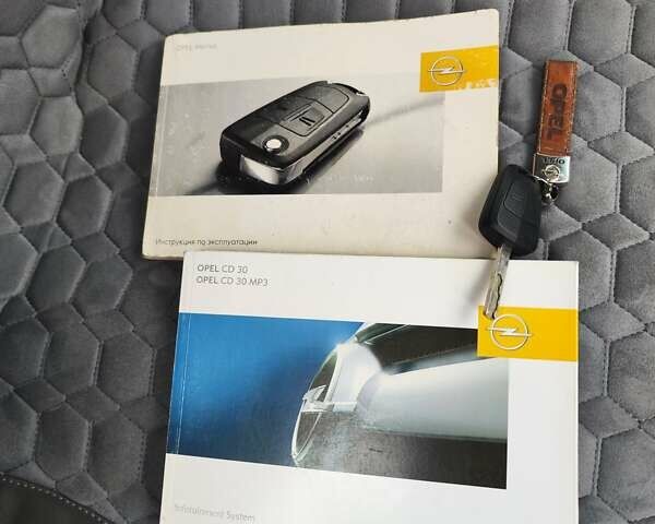 Серый Опель Мерива, объемом двигателя 1.6 л и пробегом 100 тыс. км за 5950 $, фото 15 на Automoto.ua