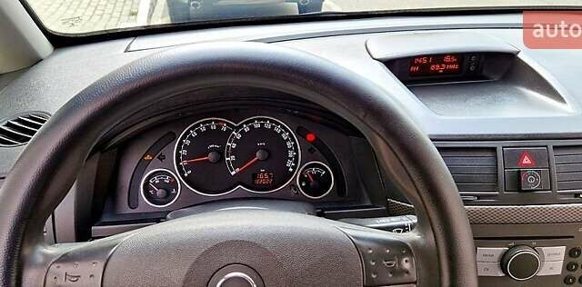 Серый Опель Мерива, объемом двигателя 1.6 л и пробегом 183 тыс. км за 3600 $, фото 11 на Automoto.ua