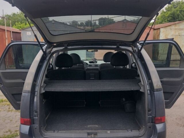 Сірий Опель Меріва, об'ємом двигуна 1.7 л та пробігом 255 тис. км за 3700 $, фото 5 на Automoto.ua