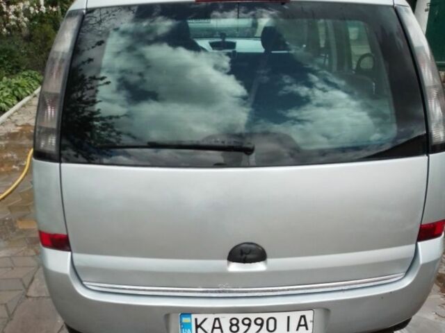 Серый Опель Мерива, объемом двигателя 1.6 л и пробегом 204 тыс. км за 2500 $, фото 4 на Automoto.ua