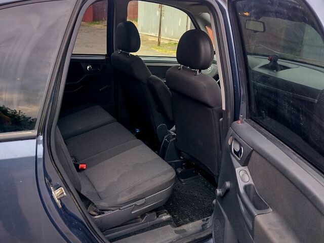 Опель Мерива 2008 в Кривом Роге на Automoto.ua Серый Опель Мерива, объемом двигателя 1.7 л и пробегом 255 тыс. км за 4000 $, фото 7 на Automoto.ua