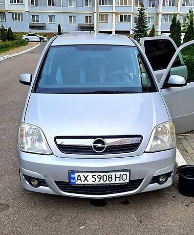 Серый Опель Мерива, объемом двигателя 1.6 л и пробегом 183 тыс. км за 3600 $, фото 13 на Automoto.ua