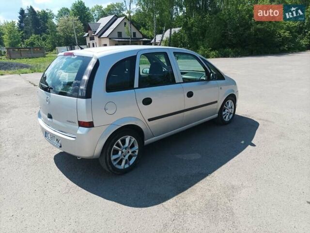 Серый Опель Мерива, объемом двигателя 1.4 л и пробегом 165 тыс. км за 5000 $, фото 3 на Automoto.ua