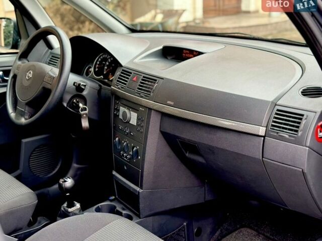 Серый Опель Мерива, объемом двигателя 1.6 л и пробегом 207 тыс. км за 4990 $, фото 20 на Automoto.ua