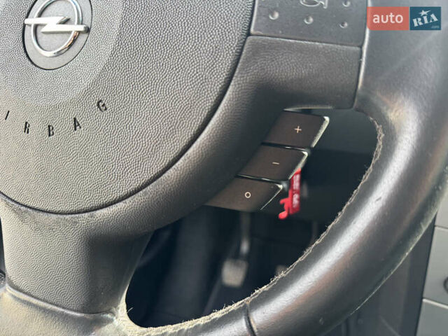 Сірий Опель Меріва, об'ємом двигуна 1.6 л та пробігом 214 тис. км за 4900 $, фото 28 на Automoto.ua