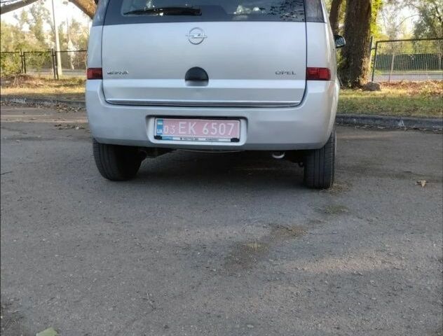 Серый Опель Мерива, объемом двигателя 0 л и пробегом 206 тыс. км за 4000 $, фото 2 на Automoto.ua