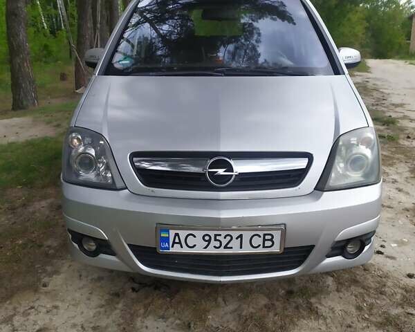 Серый Опель Мерива, объемом двигателя 1.2 л и пробегом 270 тыс. км за 3300 $, фото 1 на Automoto.ua