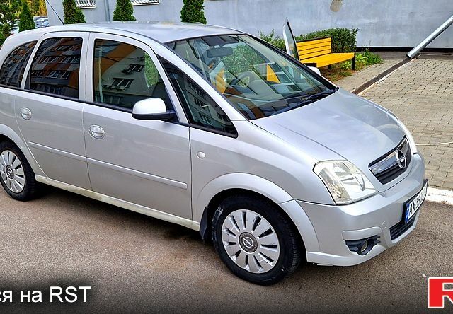 Серый Опель Мерива, объемом двигателя 1.6 л и пробегом 183 тыс. км за 3600 $, фото 5 на Automoto.ua