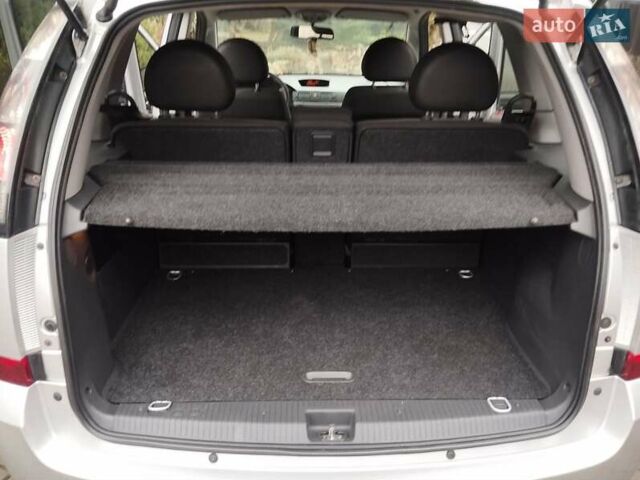 Сірий Опель Меріва, об'ємом двигуна 1.4 л та пробігом 173 тис. км за 5100 $, фото 32 на Automoto.ua