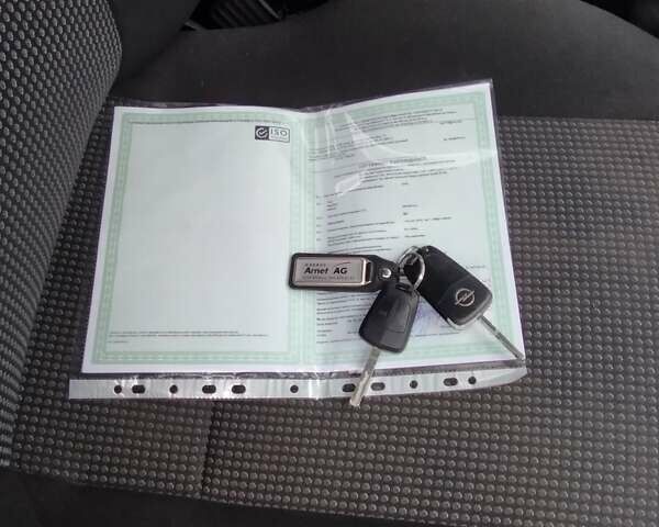 Сірий Опель Меріва, об'ємом двигуна 1.4 л та пробігом 173 тис. км за 5100 $, фото 47 на Automoto.ua