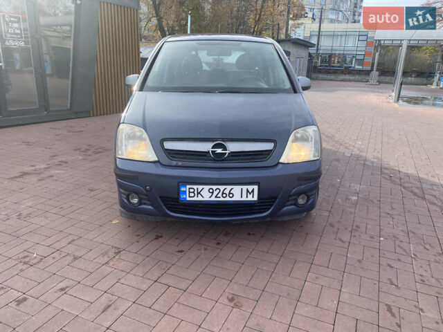 Серый Опель Мерива, объемом двигателя 1.36 л и пробегом 196 тыс. км за 2899 $, фото 3 на Automoto.ua