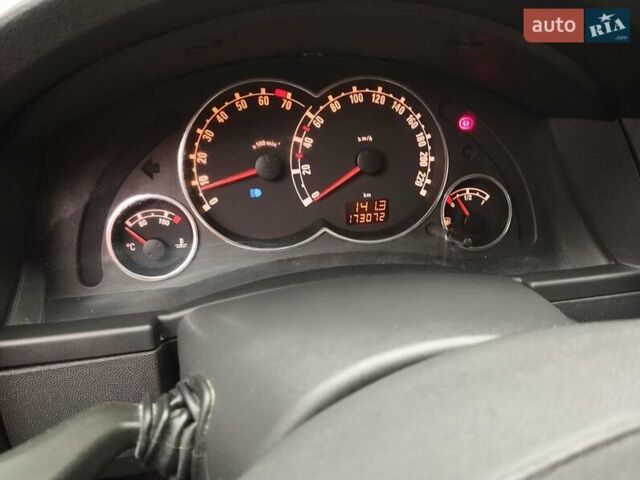 Сірий Опель Меріва, об'ємом двигуна 1.4 л та пробігом 173 тис. км за 5100 $, фото 20 на Automoto.ua