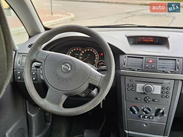 Серый Опель Мерива, объемом двигателя 1.6 л и пробегом 209 тыс. км за 3999 $, фото 25 на Automoto.ua