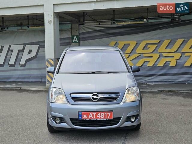 Серый Опель Мерива, объемом двигателя 1.6 л и пробегом 209 тыс. км за 3999 $, фото 6 на Automoto.ua