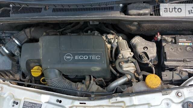 Серый Опель Мерива, объемом двигателя 1.69 л и пробегом 210 тыс. км за 4800 $, фото 10 на Automoto.ua