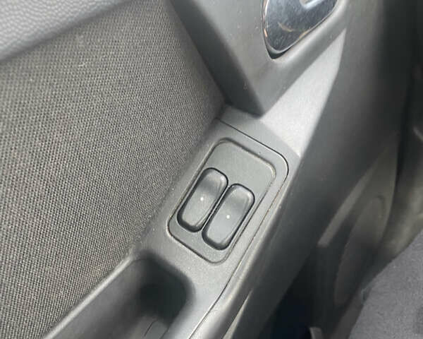 Серый Опель Мерива, объемом двигателя 1.36 л и пробегом 196 тыс. км за 2899 $, фото 19 на Automoto.ua