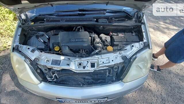 Серый Опель Мерива, объемом двигателя 1.69 л и пробегом 210 тыс. км за 4800 $, фото 8 на Automoto.ua