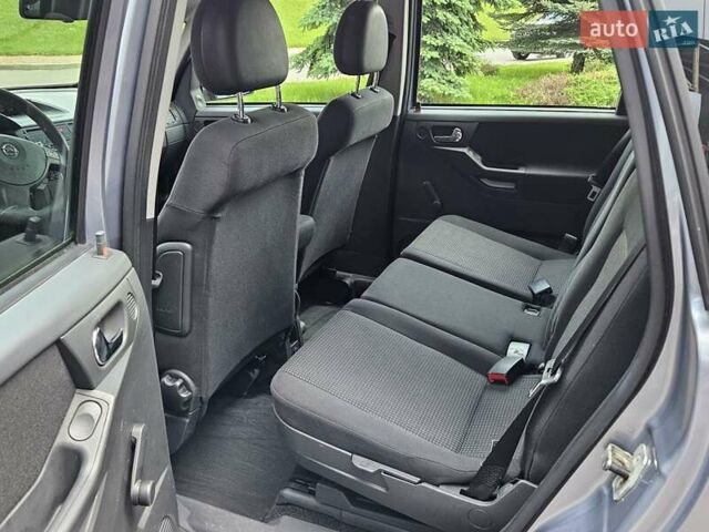 Серый Опель Мерива, объемом двигателя 1.6 л и пробегом 209 тыс. км за 3999 $, фото 22 на Automoto.ua