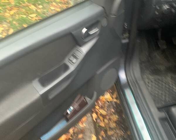 Серый Опель Мерива, объемом двигателя 1.4 л и пробегом 198 тыс. км за 4300 $, фото 2 на Automoto.ua