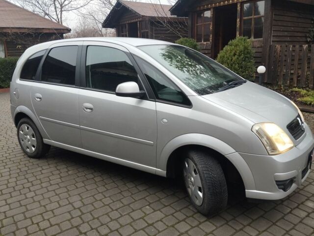 Серый Опель Мерива, объемом двигателя 1.4 л и пробегом 173 тыс. км за 5150 $, фото 2 на Automoto.ua