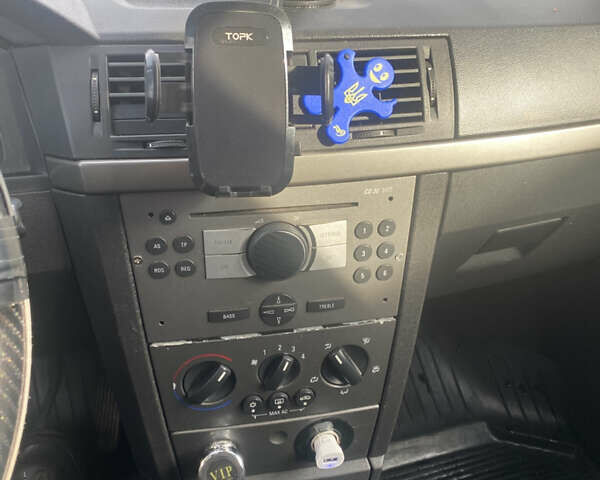 Серый Опель Мерива, объемом двигателя 1.36 л и пробегом 196 тыс. км за 2899 $, фото 22 на Automoto.ua