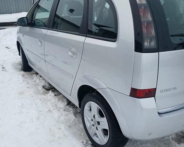 Сірий Опель Меріва, об'ємом двигуна 1.6 л та пробігом 137 тис. км за 5300 $, фото 1 на Automoto.ua