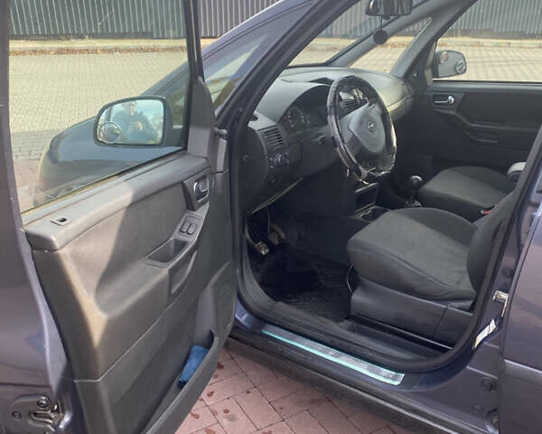 Серый Опель Мерива, объемом двигателя 1.36 л и пробегом 196 тыс. км за 2899 $, фото 17 на Automoto.ua