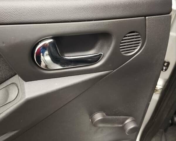 Сірий Опель Меріва, об'ємом двигуна 1.4 л та пробігом 173 тис. км за 5100 $, фото 29 на Automoto.ua